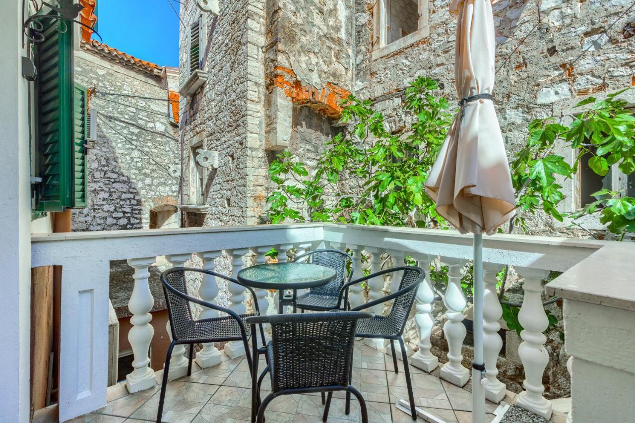 Old Stone House St Lawrence In The Heart Of Sibenik'S Old Town Apartment Luaran gambar